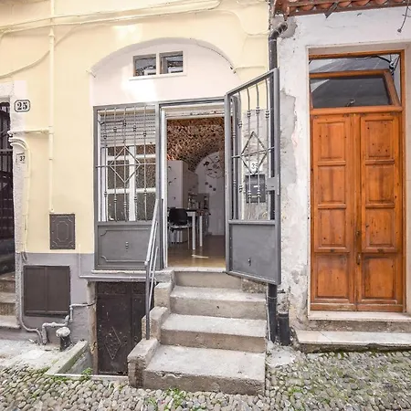 Apartment 1 Bedroom Front In *