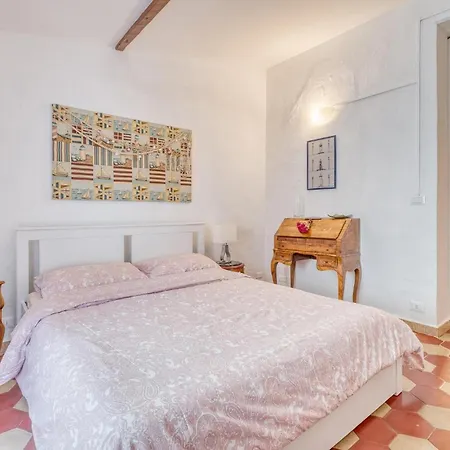 1 Bedroom Front In Apartment